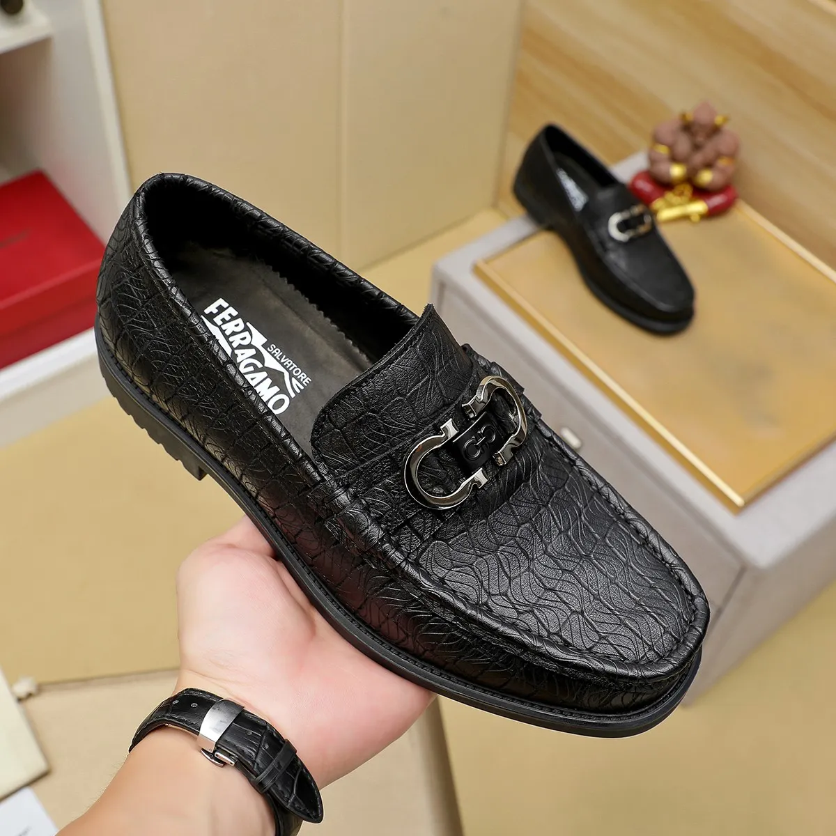 Men's shoes 💰500 Ferragamo [Ferragamo] top imported suit men's shoes 💯Original copy of the official website, product materials: selected imported embossed calfskin + luxury hardware buckle accessories ~ imported water-dyed cow 🐂 leather lining. Strong three-dimensional visual effect, original combination outsole, multiple colors available😘 Size: 38-44 (.45.46. Customized)